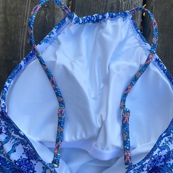 New Venus
Ruched Side Halter Tankini Top - Picture 9 of 10
